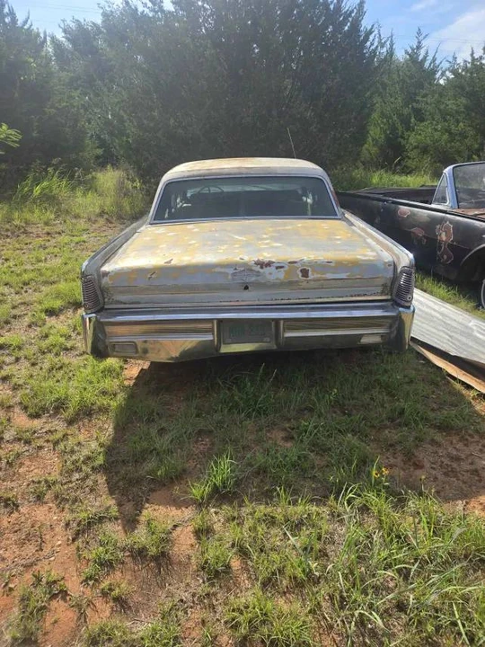 1965 Lincoln Continental 4th Gen - Image 9 of 18