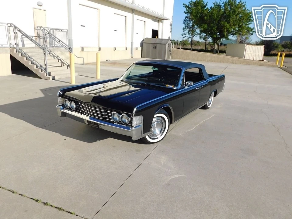 1965 Lincoln Continental 4th Gen - Image 9 of 12