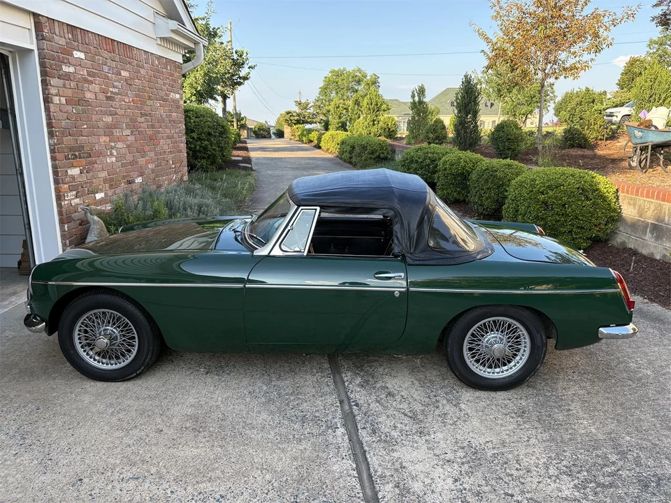 1965 MG MGB Roadster - Image 2 of 31