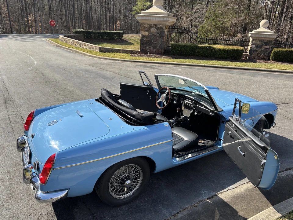 1965 MG MGB Roadster - Image 10 of 31