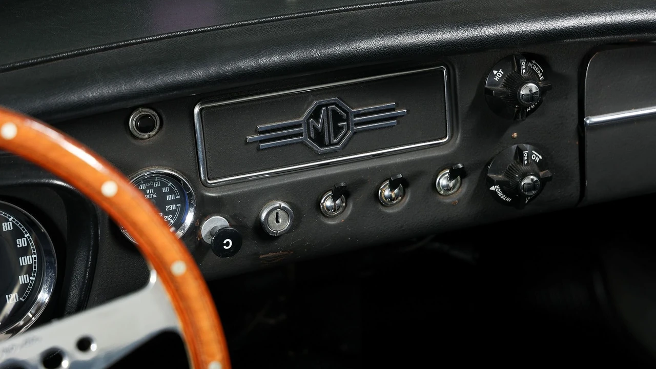 1965 MG MGB Roadster - Image 17 of 31