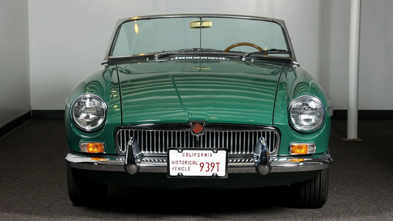 1965 MG MGB Roadster - Image 2 of 31