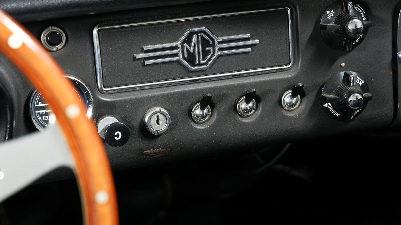 1965 MG MGB Roadster - Image 21 of 31
