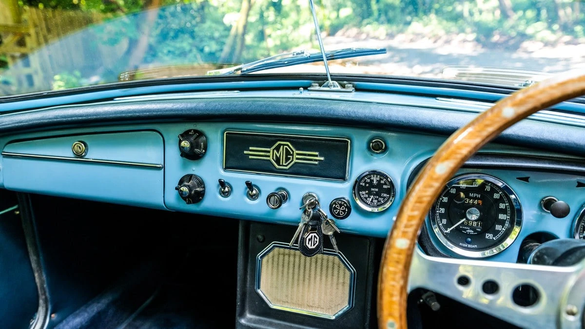 1965 MG MGB Roadster - Image 24 of 30