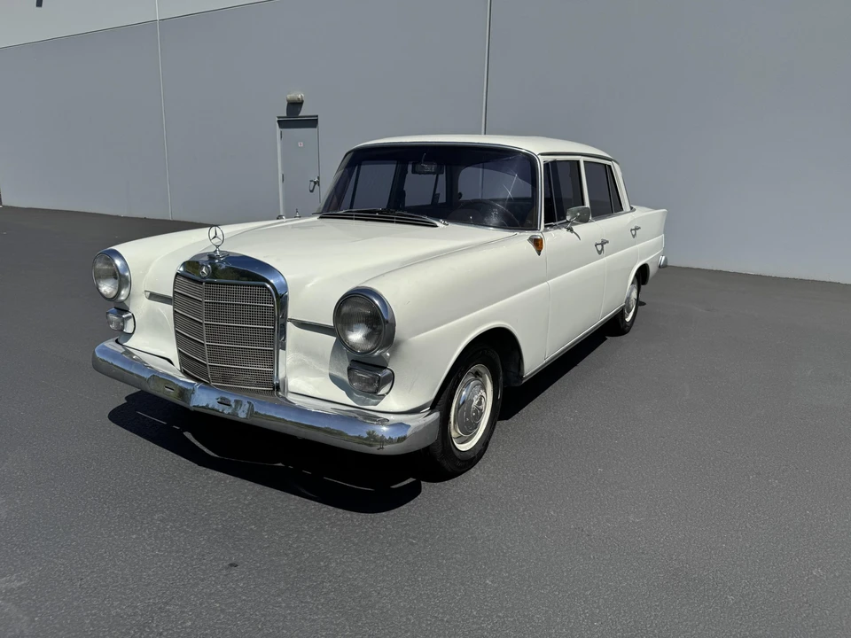 1965 Mercedes-Benz W110 - Image 3 of 31