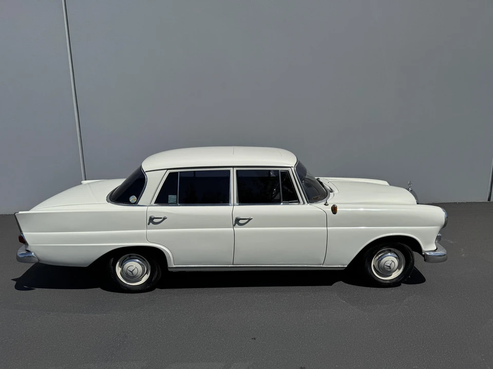 1965 Mercedes-Benz W110 - Image 10 of 31