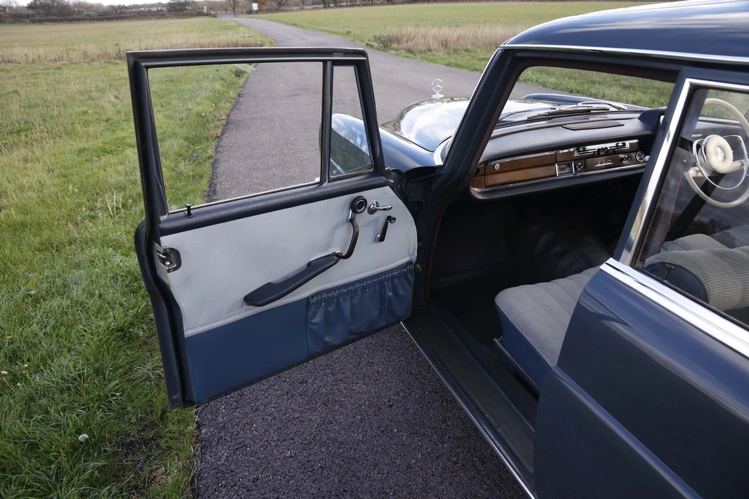 1967 Mercedes-Benz W111 Sedan - Image 26 of 30