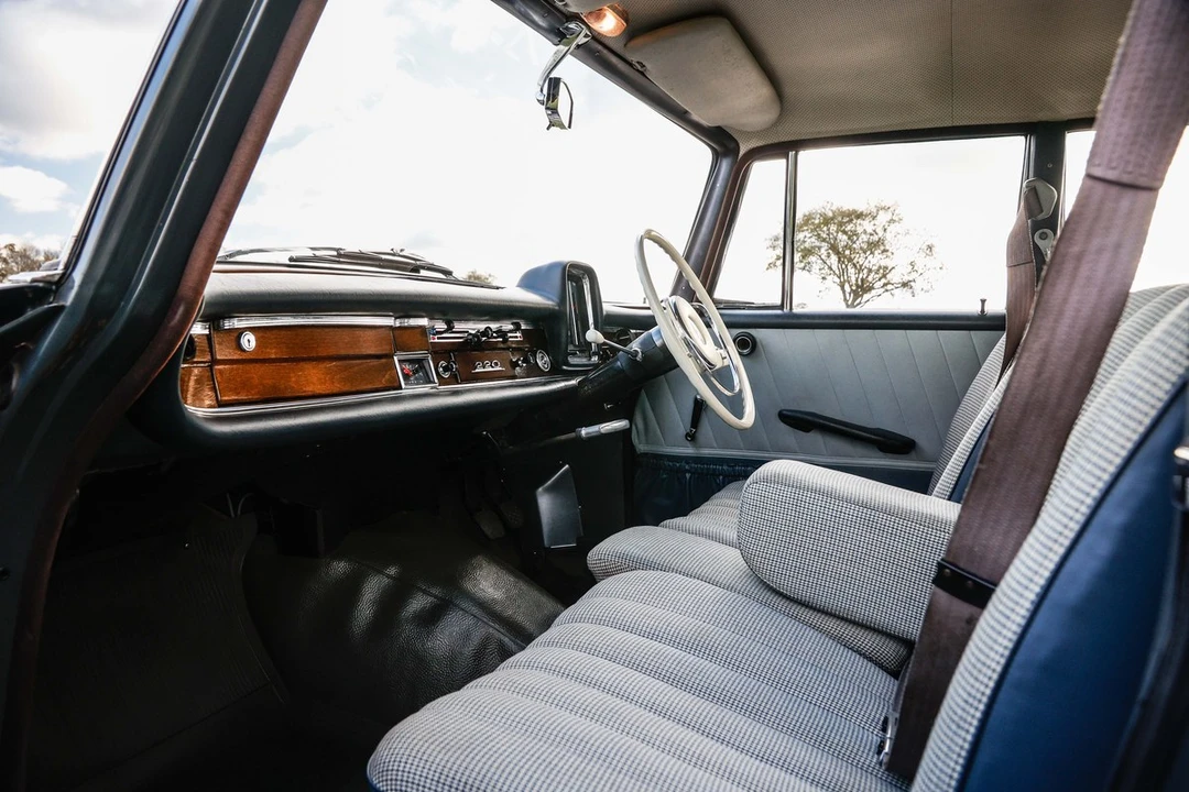1967 Mercedes-Benz W111 Sedan - Image 14 of 30
