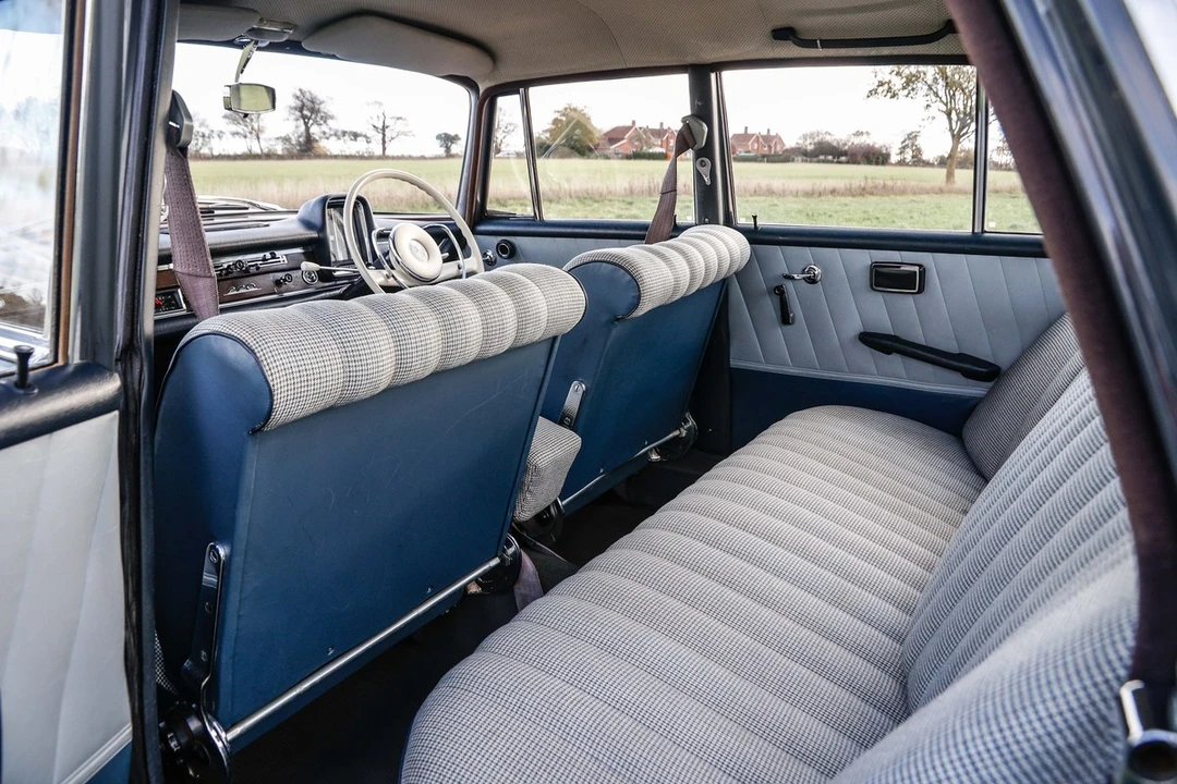 1967 Mercedes-Benz W111 Sedan - Image 17 of 30