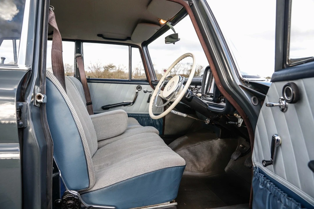 1967 Mercedes-Benz W111 Sedan - Image 20 of 30