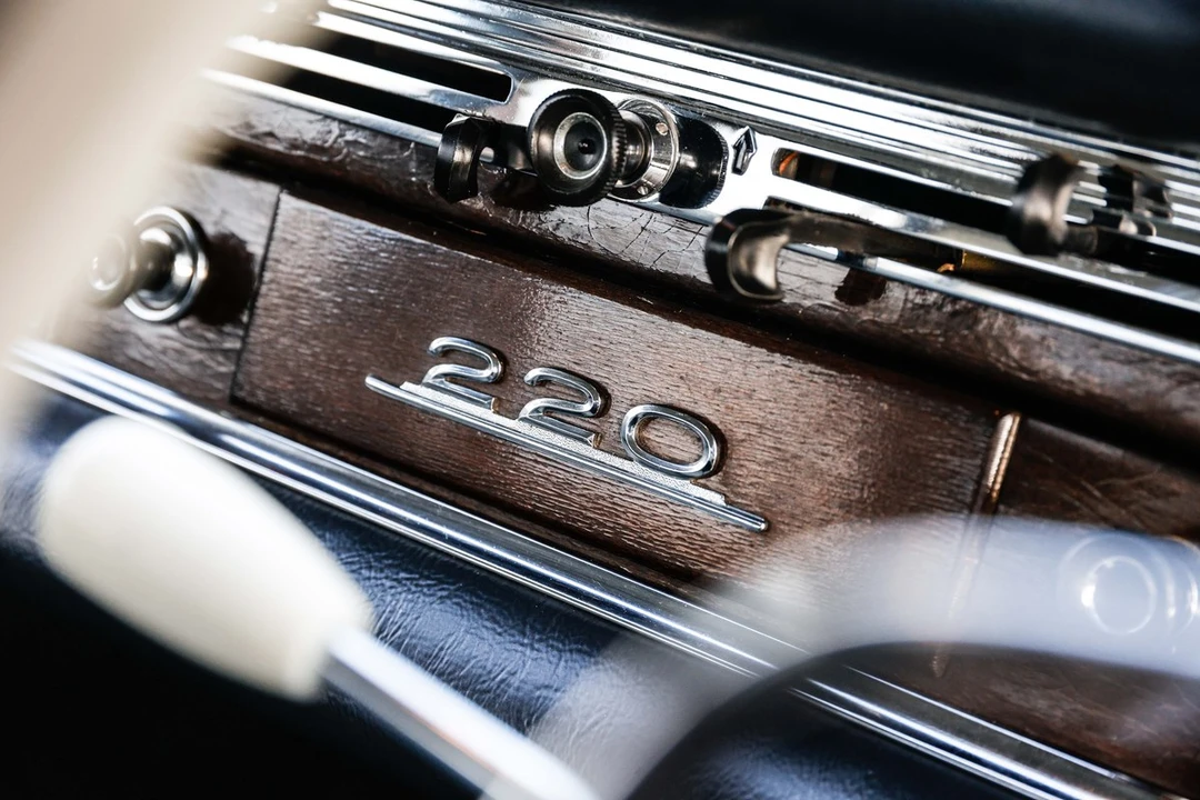1967 Mercedes-Benz W111 Sedan - Image 27 of 30