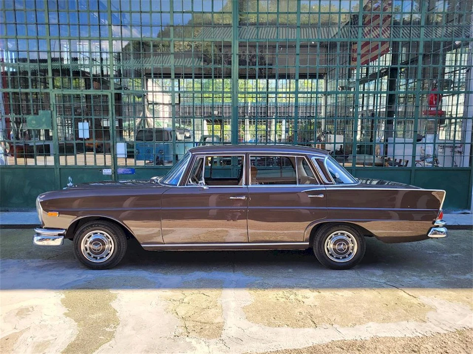 1965 Mercedes-Benz - Image 2 of 31