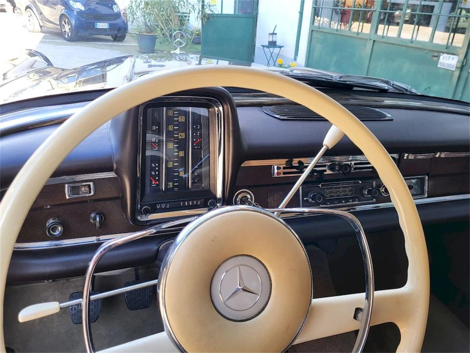 1965 Mercedes-Benz - Image 19 of 31