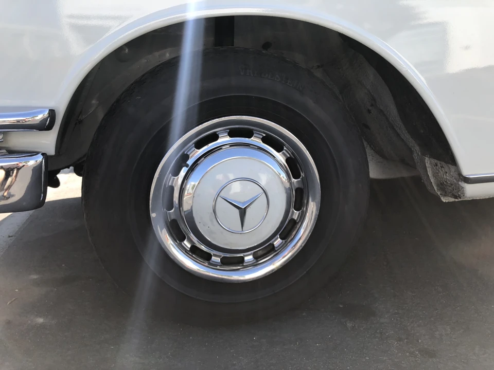 1965 Mercedes-Benz W111 Sedan - Image 29 of 31