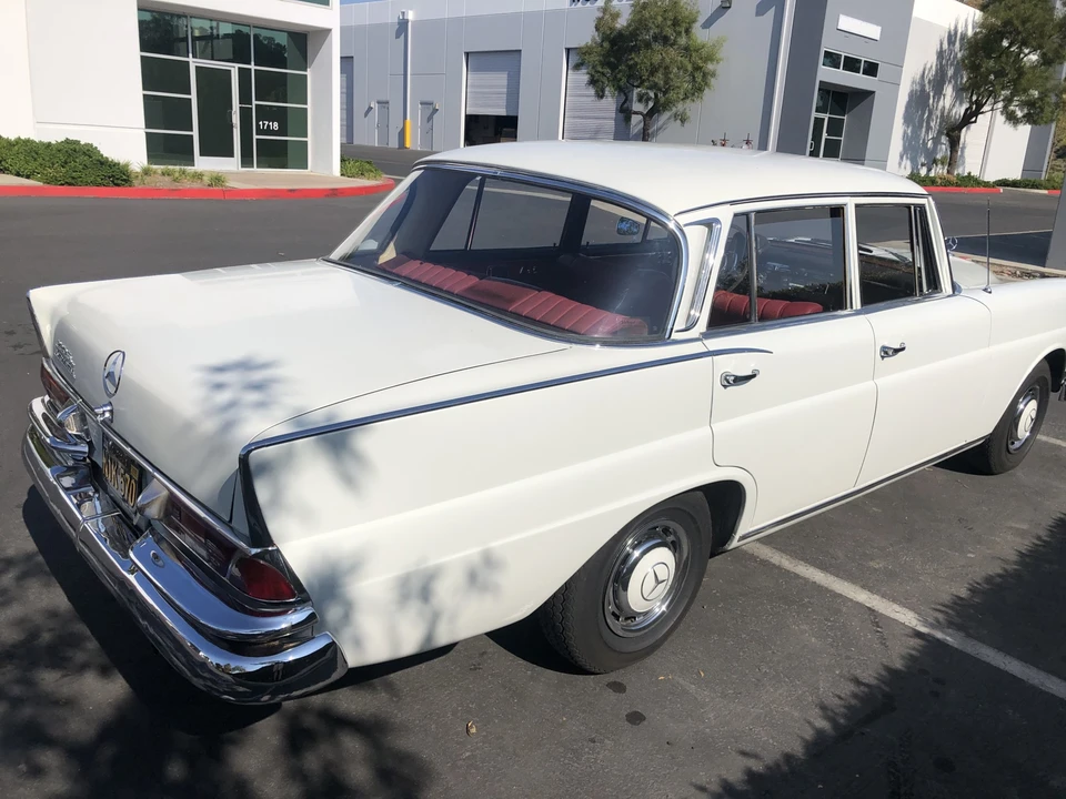 1965 Mercedes-Benz W111 Sedan - Image 9 of 31