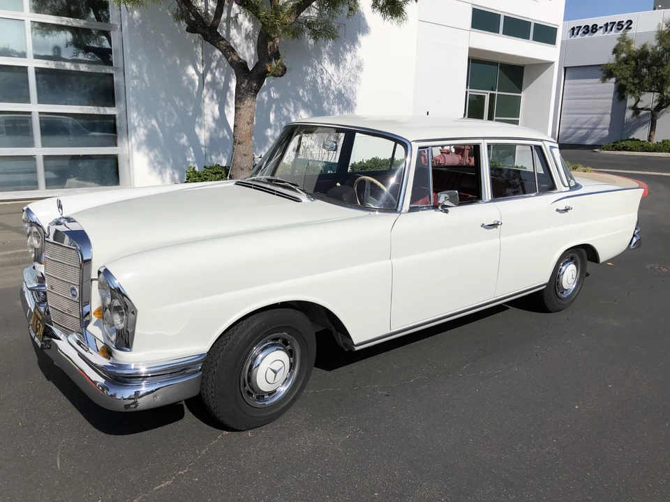 1965 Mercedes-Benz W111 Sedan - Image 2 of 31