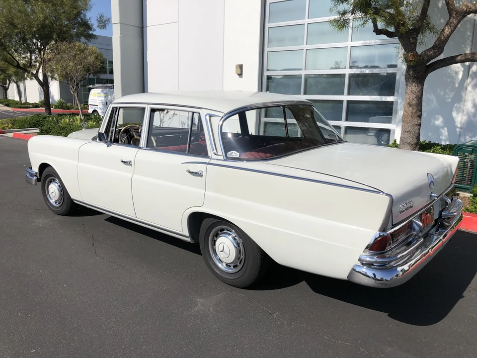 1965 Mercedes-Benz W111 Sedan - Image 5 of 31