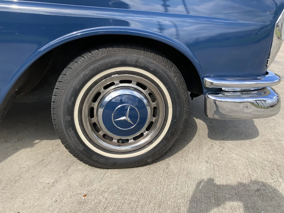 1965 Mercedes-Benz W111 Sedan - Image 30 of 31