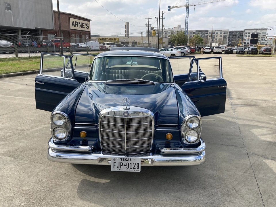 1965 Mercedes-Benz W111 Sedan - Image 4 of 31