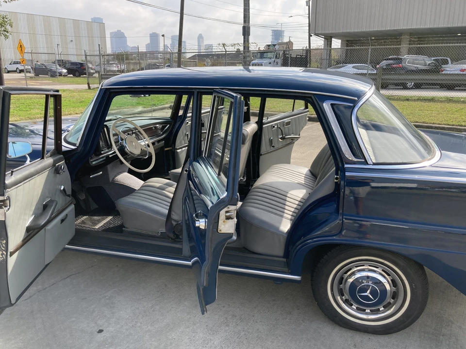 1965 Mercedes-Benz W111 Sedan - Image 11 of 31