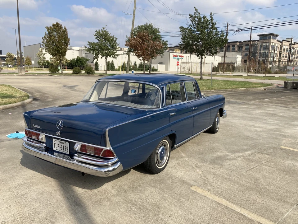 1965 Mercedes-Benz W111 Sedan - Image 8 of 31