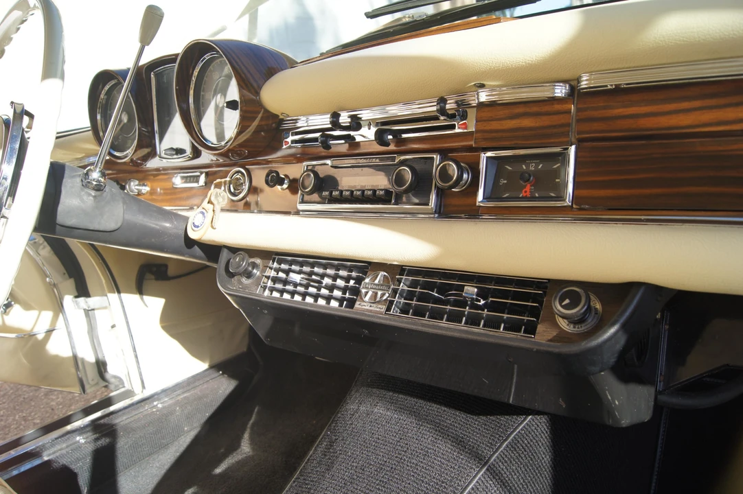 1965 Mercedes-Benz W111 Coupe - Image 31 of 31