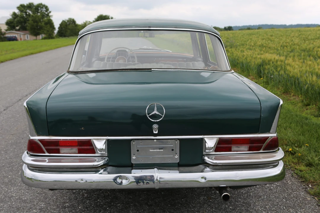 1965 Mercedes-Benz W111 Sedan - Image 9 of 31