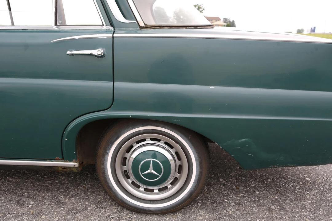 1965 Mercedes-Benz W111 Sedan - Image 25 of 31
