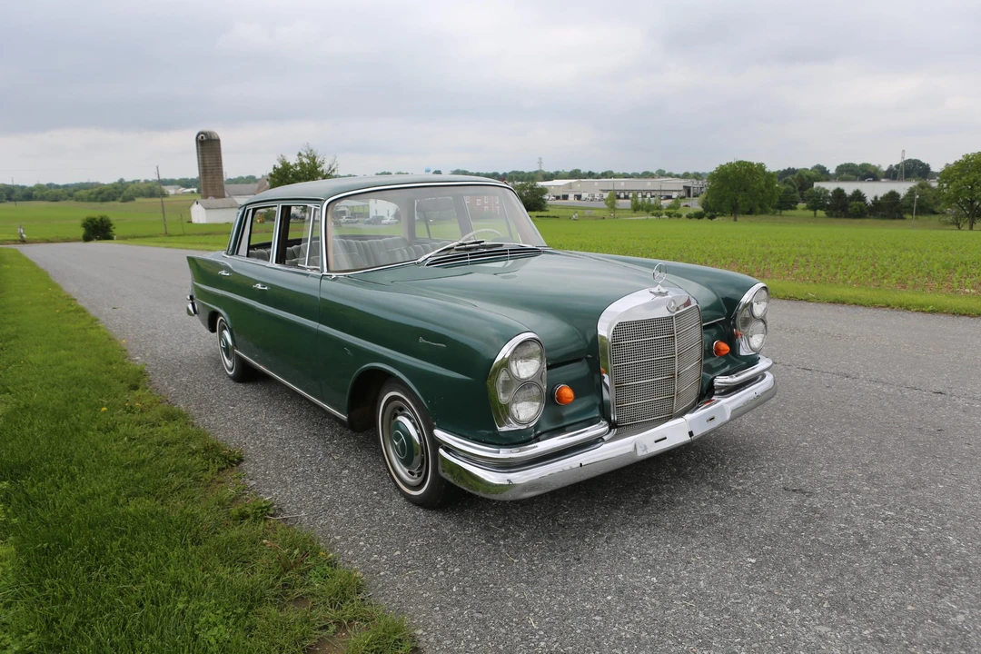 1965 Mercedes-Benz W111 Sedan - Image 2 of 31