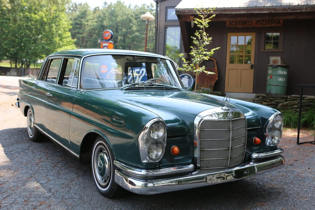 1965 Mercedes-Benz W111 Sedan - Image 18 of 31