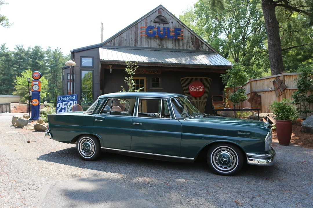 1965 Mercedes-Benz W111 Sedan - Image 21 of 31