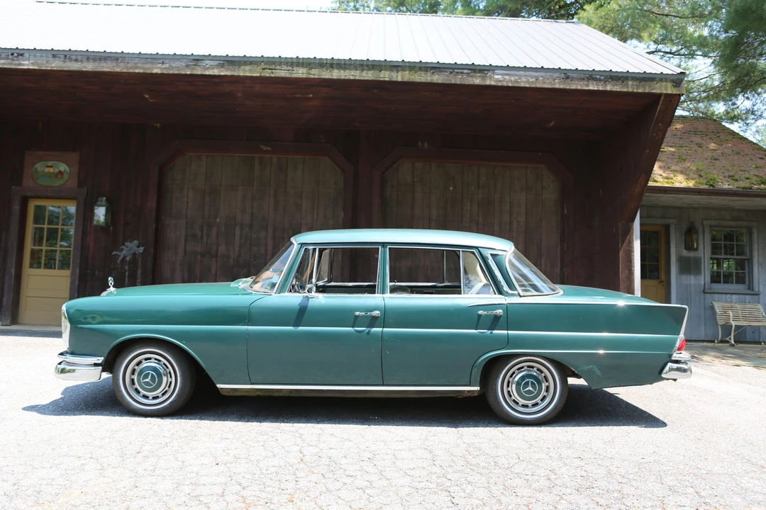 1965 Mercedes-Benz W111 Sedan - Image 12 of 31