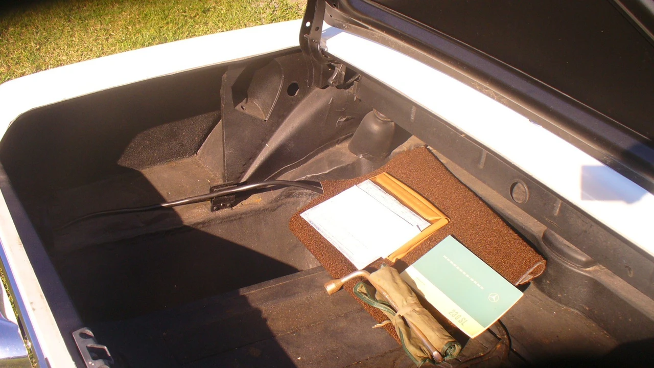 1965 Mercedes-Benz - Image 17 of 21