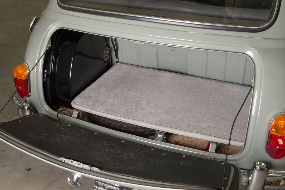 1965 Morris - Image 2 of 18