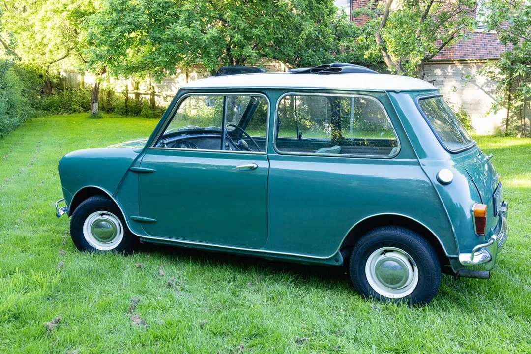 1965 Morris - Image 8 of 30
