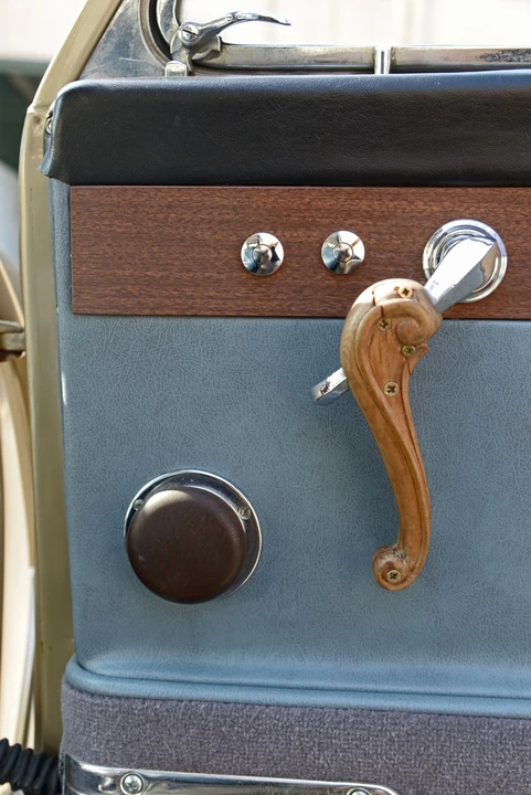 1965 Morris - Image 11 of 22