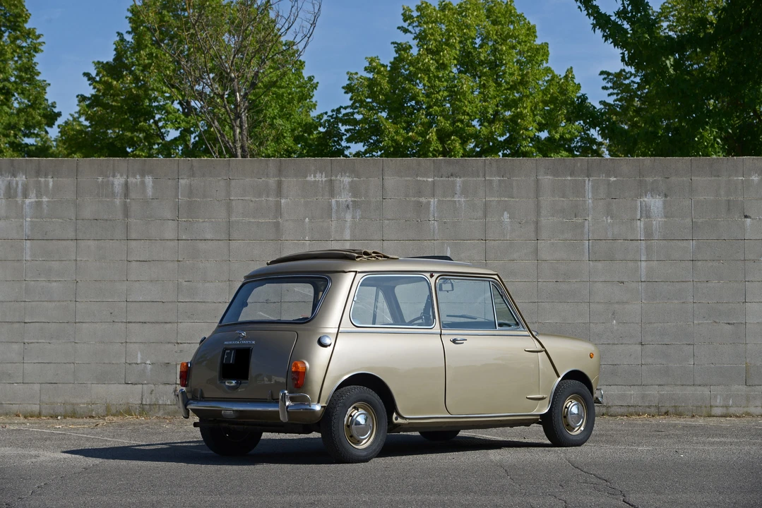 1965 Morris - Image 2 of 22