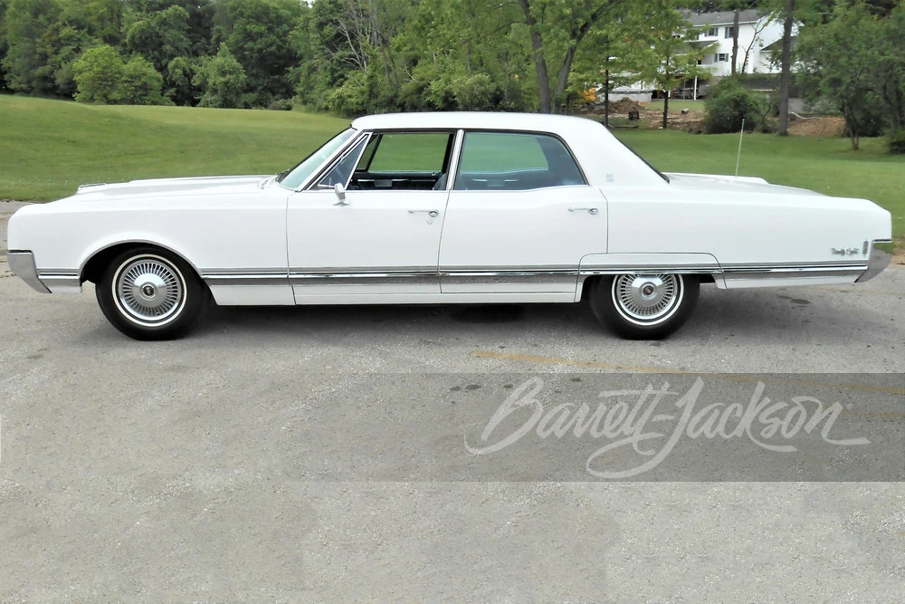 1965 Oldsmobile 98 - Image 11 of 11