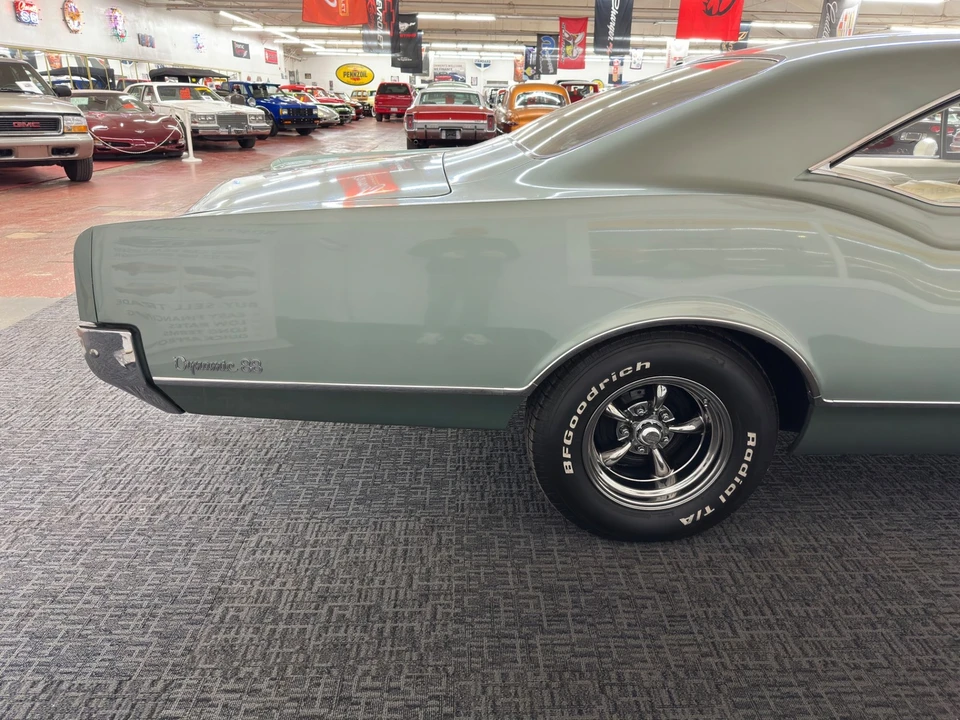 1965 Oldsmobile 88 - Image 13 of 31