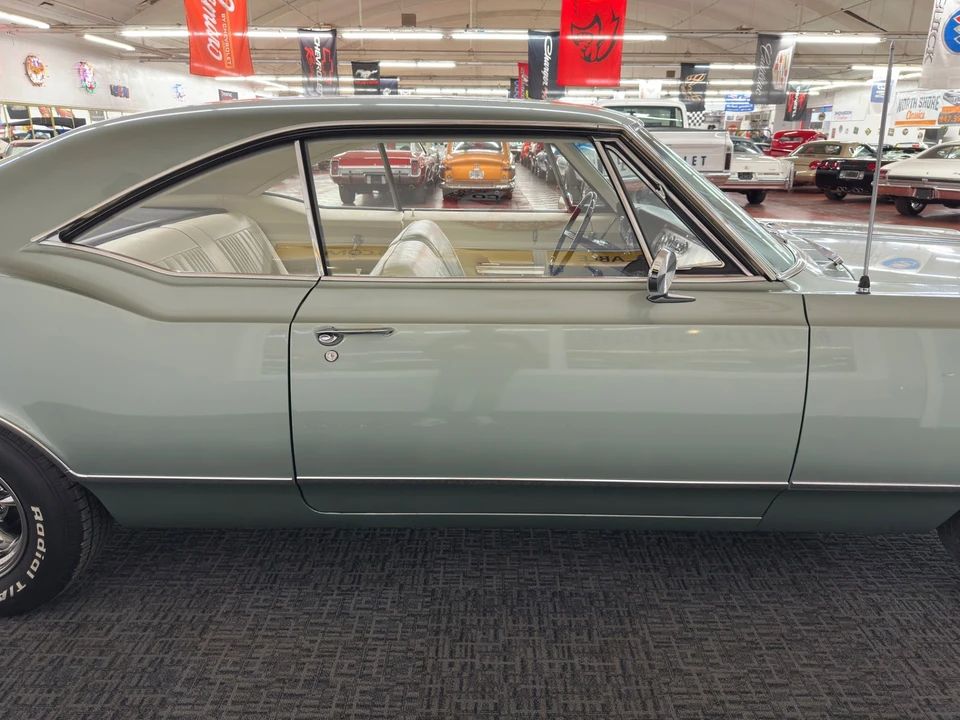 1965 Oldsmobile 88 - Image 17 of 21