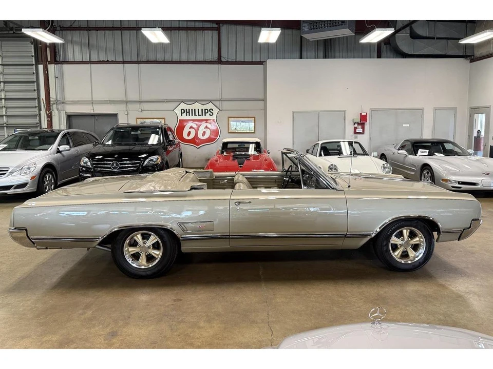 1965 Oldsmobile 442 1st Gen - Image 22 of 31