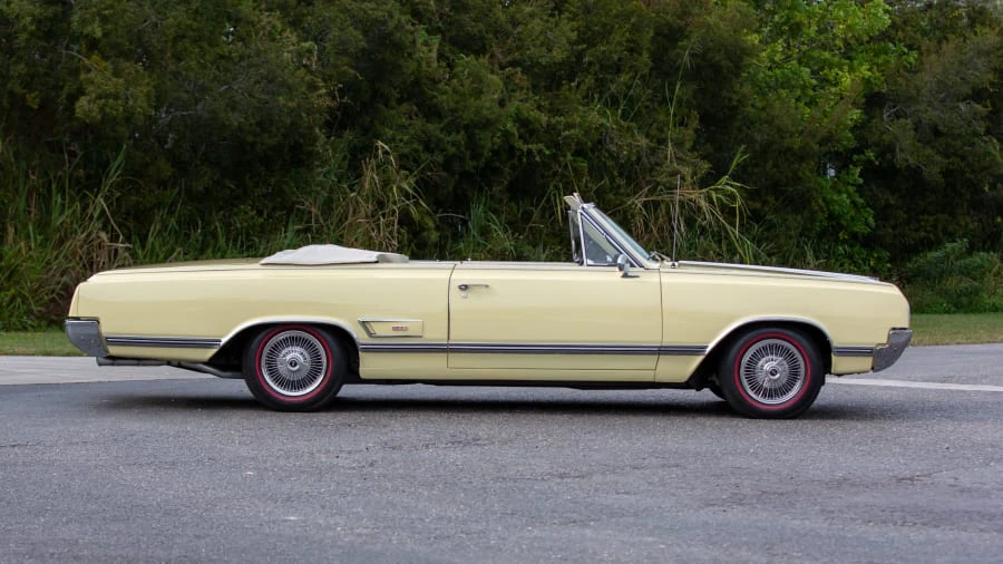 1965 Oldsmobile 442 1st Gen - Image 8 of 20
