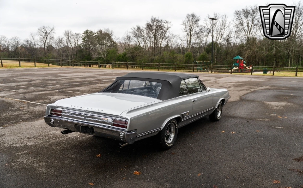 1965 Oldsmobile 442 1st Gen - Image 11 of 12