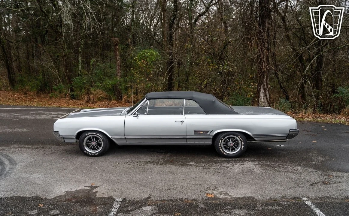1965 Oldsmobile 442 1st Gen - Image 11 of 12