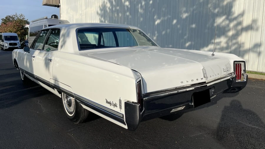 1965 Oldsmobile 98 - Image 2 of 11