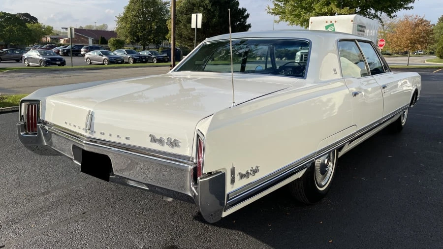 1965 Oldsmobile 98 - Image 11 of 11