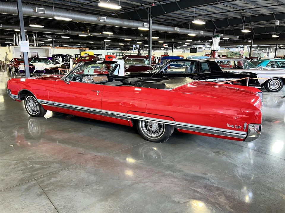 1965 Oldsmobile 98 - Image 11 of 29