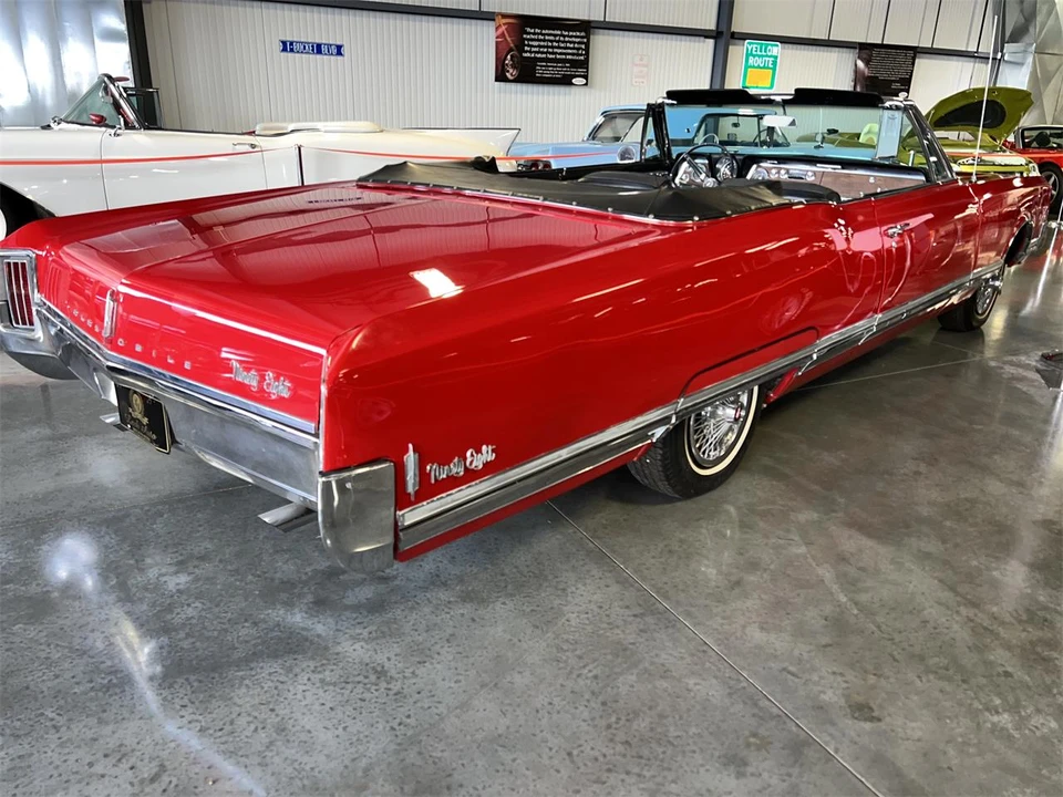 1965 Oldsmobile 98 - Image 10 of 29