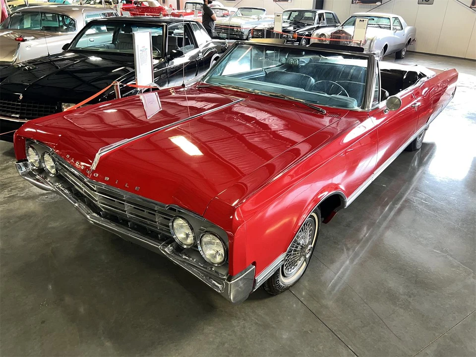1965 Oldsmobile 98 - Image 8 of 29