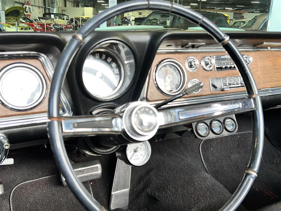 1965 Oldsmobile 98 - Image 23 of 29